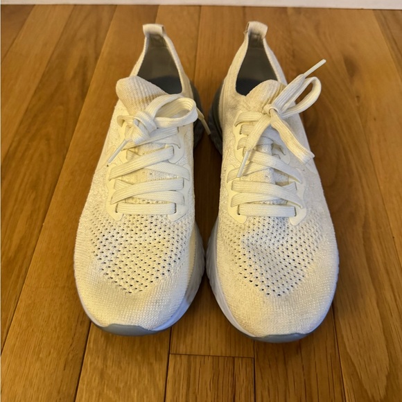 Nike Flyknit React - Picture 2 of 4